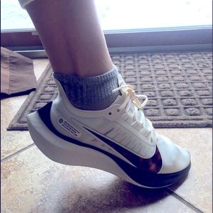 Women’s Nike Zoom Sneakers NEW